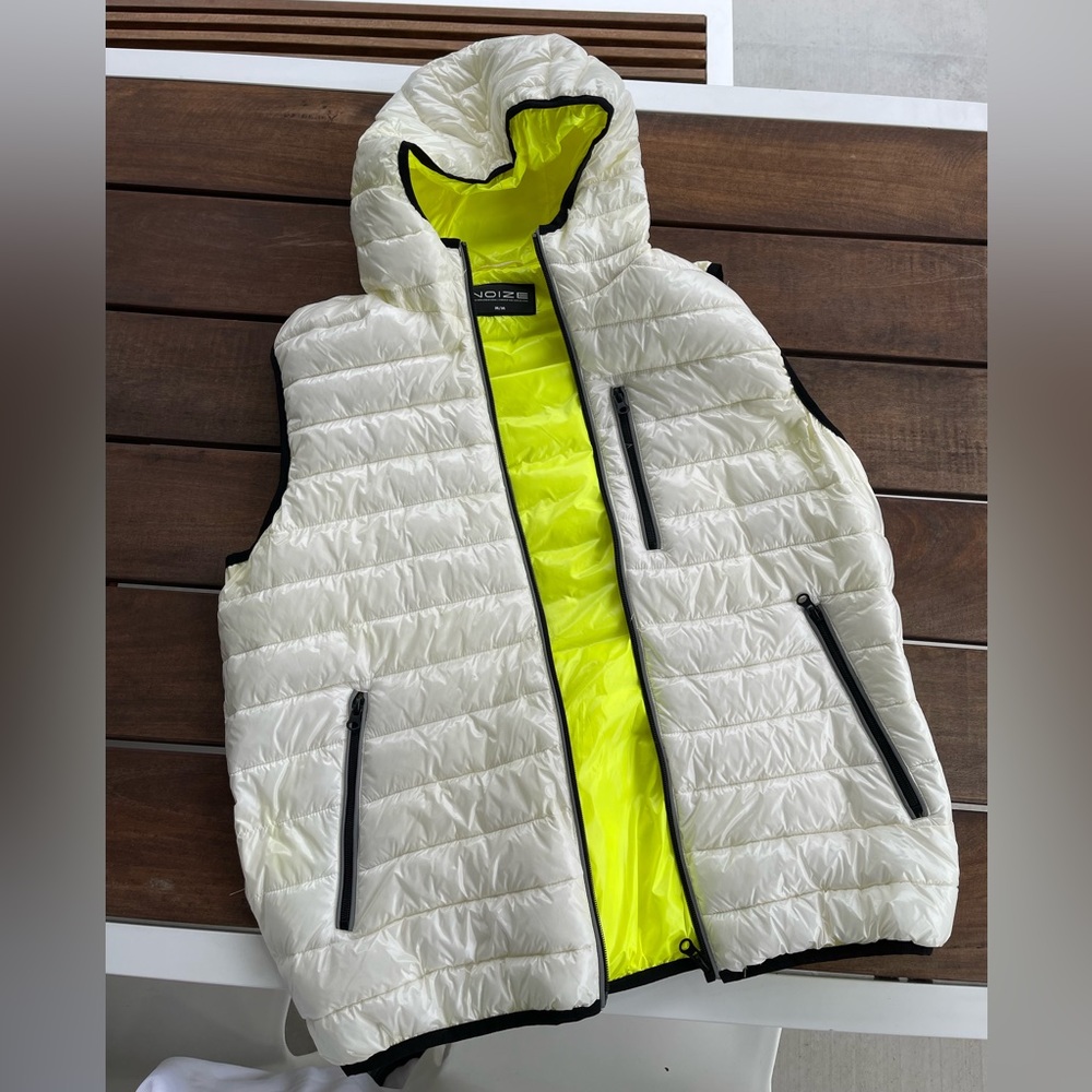 Brand New Noize NWT Light White Reflective Glossy Puffer Vest - Men’s Large